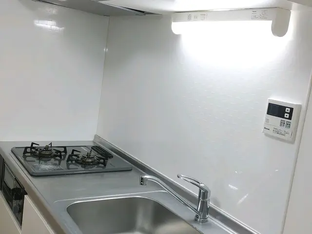 《原状回復工事専門店》1社で全て完結!!  コスト削減できます。ご相談下さい。サービスの画像