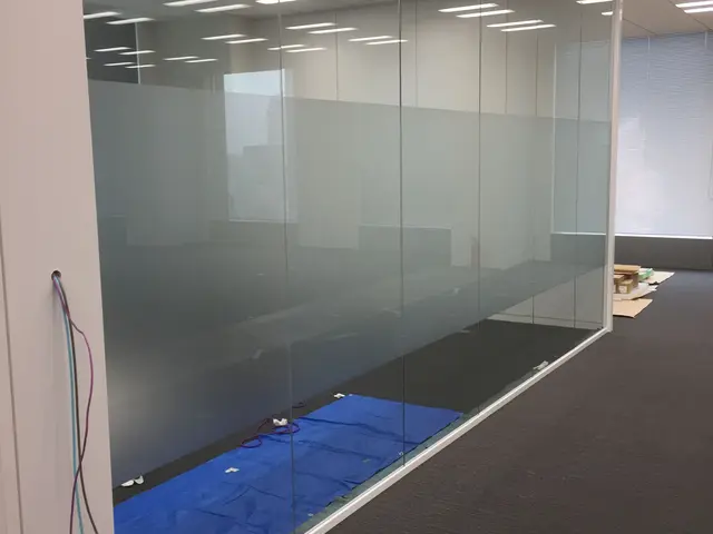 目隠しフィルムでプライバシーを守ります。サービスの画像