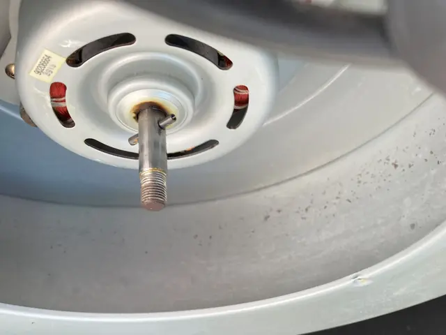 ファンを取り外し、油汚れを中心にスッキリ綺麗にいたします！サービスの画像