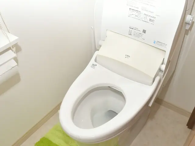 ◆トイレ除菌清掃、尿石、黒ずみ除去で徹底清掃！プロの白さに納得！ホテル仕上げ！サービスの画像