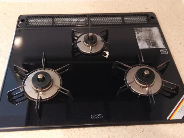 業歴１２年◆安心施工◆焦げ付き・油汚れを徹底的に落とし、ピカピカキッチンに！サービスの画像