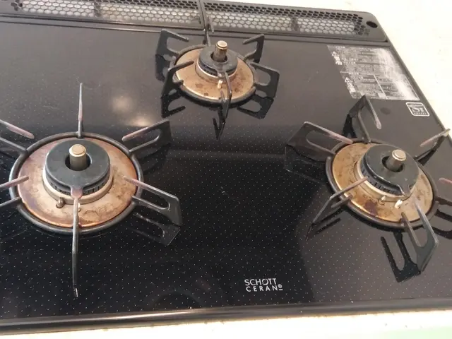 業歴１２年◆安心施工◆焦げ付き・油汚れを徹底的に落とし、ピカピカキッチンに！サービスの画像