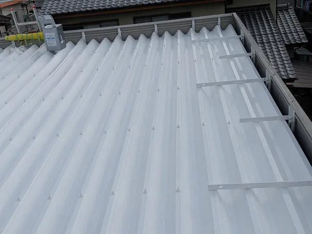 折半屋根、カラーベスト、セメント瓦、塗替え工事サービスの画像