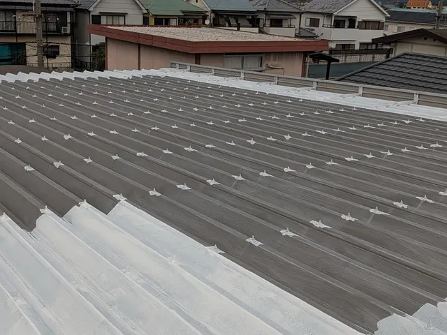 折半屋根、カラーベスト、セメント瓦、塗替え工事サービスの画像