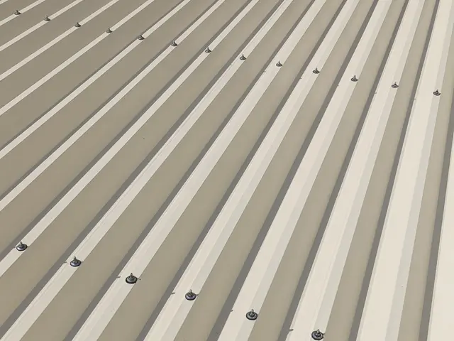 折半屋根、カラーベスト、セメント瓦、塗替え工事サービスの画像