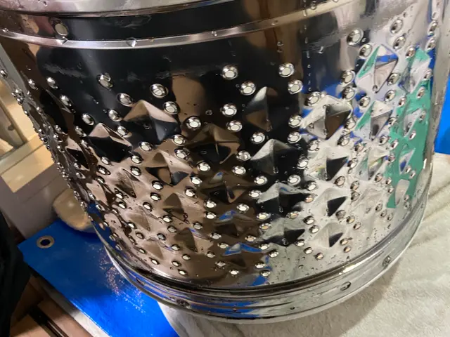 見えないカビを撃退！作業前後の写真比較で汚れ落ちを実感。プロの分解洗浄で徹底除菌サービスの画像