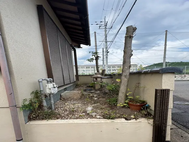 植栽剪定のことならお任せください。サービスの画像