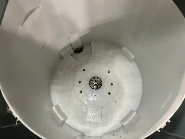 縦型洗濯機分解クリーニングサービスの画像