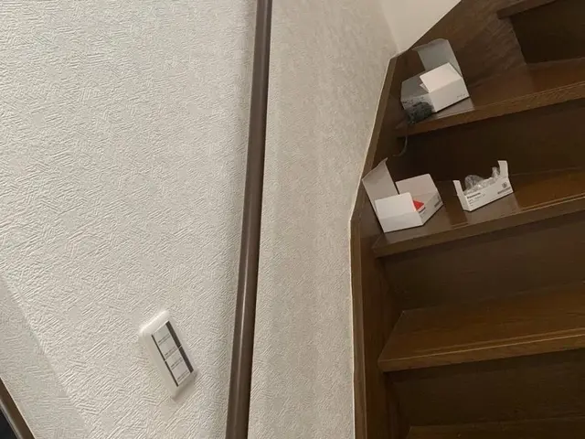 •	下地探し無料｜ガッチリ固定の手すり取付サービスの画像