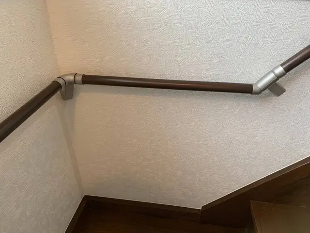 •	下地探し無料｜ガッチリ固定の手すり取付サービスの画像