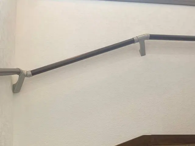 •	下地探し無料｜ガッチリ固定の手すり取付サービスの画像