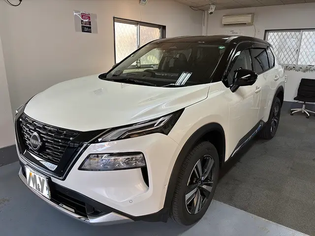 【追加料金一切無し！】強い洗剤不使用、コーティング専門社の洗車以上の艶を！サービスの画像