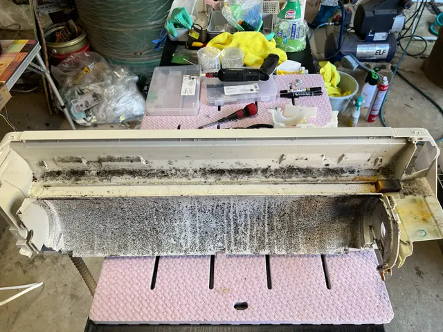 千葉で数少ない壁から取り外して完全分解洗浄できる業者です！サービスの画像