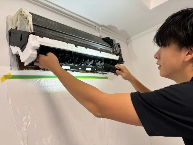 ☆複数台値下げ中☆ノーマルエアコン1台8,000円、2台以降割引中！サービスの画像