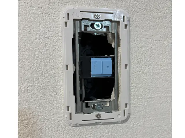 【藤沢市発】古いコンセントの交換、増設。地元の電気工事士が伺います！サービスの画像