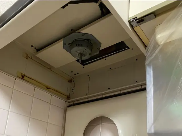 【頑固な油汚れを一掃！】内部ファンも取り出して洗浄　◇キッチンフル清掃2.5万円サービスの画像