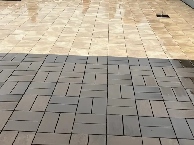 高圧洗浄機と洗剤を使って黒ずみ退治！サービスの画像