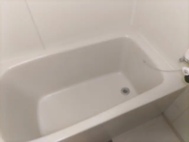 石鹸カス、汚れ、劣化にさよならー！　浴槽の塗装・お風呂内の壁・天井綺麗にします！サービスの画像