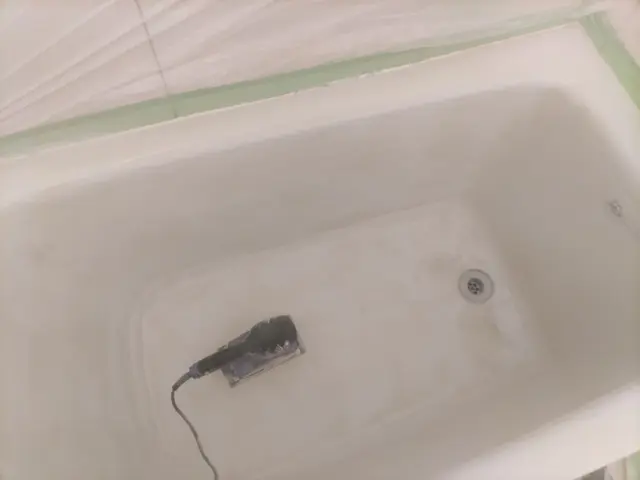 石鹸カス、汚れ、劣化にさよならー！　浴槽の塗装・お風呂内の壁・天井綺麗にします！サービスの画像