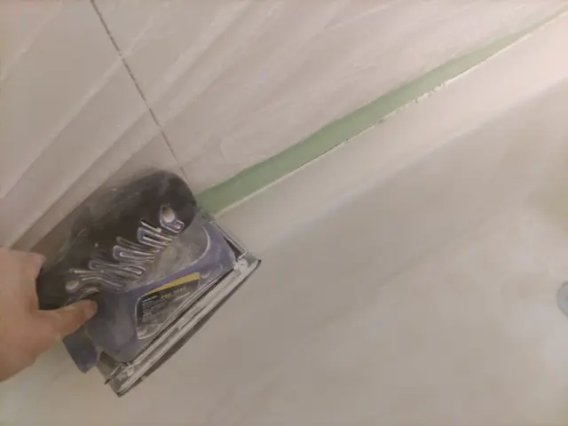 石鹸カス、汚れ、劣化にさよならー！　浴槽の塗装・お風呂内の壁・天井綺麗にします！サービスの画像