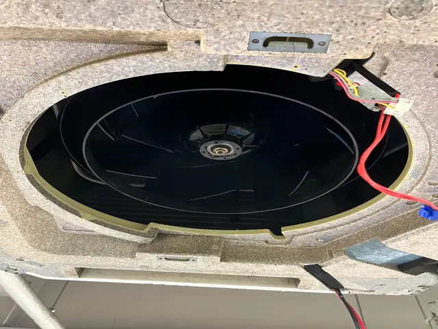 天井埋込型エアコンクリーニングサービスの画像