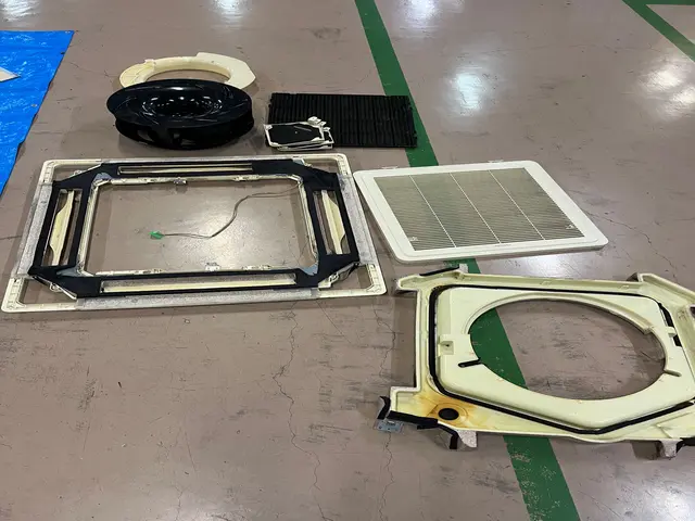 天井埋込型エアコンクリーニングサービスの画像