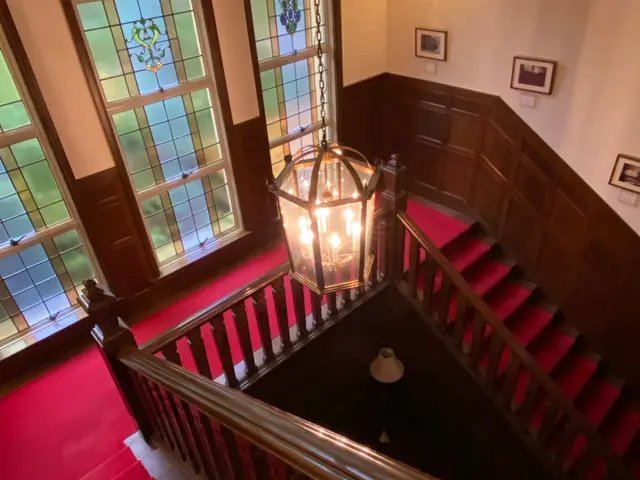 【作業外注一切なし！】高所の電球交換！クレカ・PayPay対応！サービスの画像