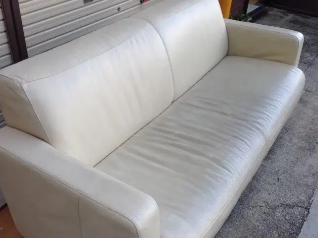 革ソファ汚れ落とし・染め直しサービスの画像