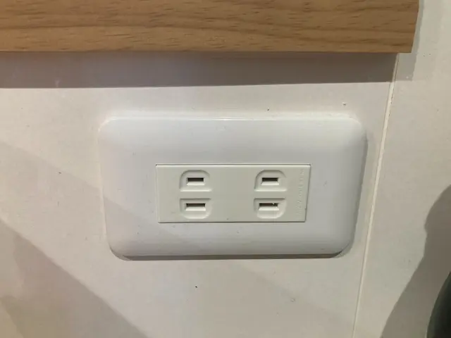 【損害保険加入済みで安心◎業歴10年以上】隠蔽配線、床下配線対応サービスの画像