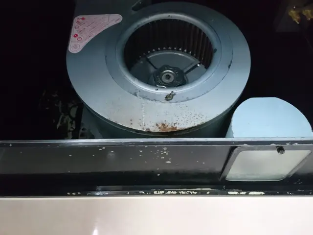 10年放置しているギドキド汚れはおまかせ下さい。経験30年以上サービスの画像