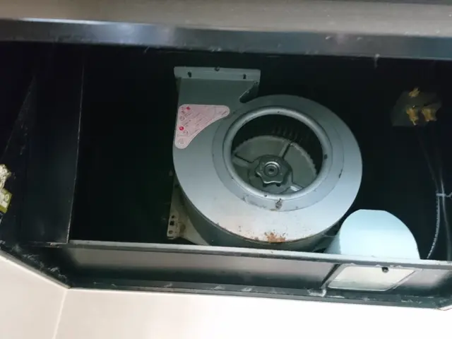 10年放置しているギドキド汚れはおまかせ下さい。経験30年以上サービスの画像