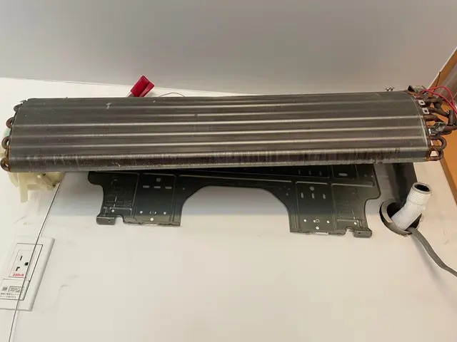 当店は完璧に綺麗になる背抜き完全分解エアコンクリーニングのみサービスの画像