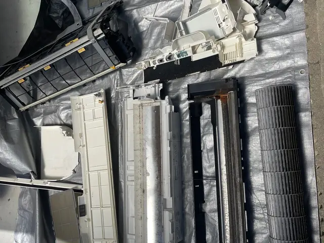 当店は完璧に綺麗になる背抜き完全分解エアコンクリーニングのみサービスの画像