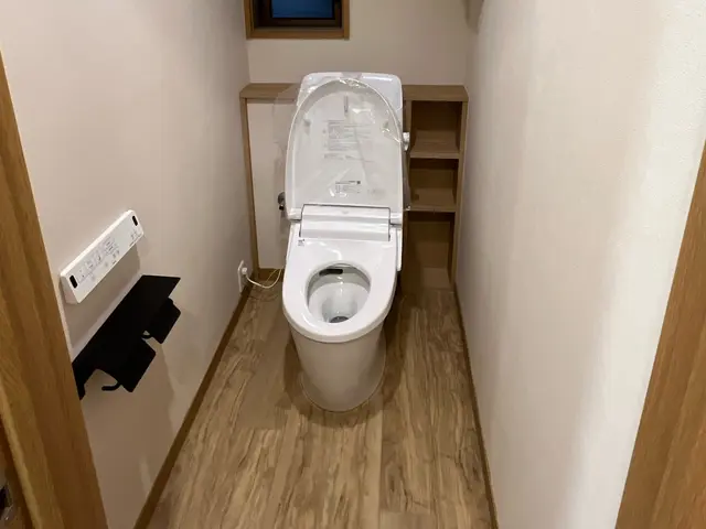 どんなメーカーのトイレも交換可能。お客様でご用意された物も取り付け致します。サービスの画像