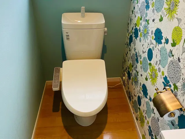 どんなメーカーのトイレも交換可能。お客様でご用意された物も取り付け致します。サービスの画像