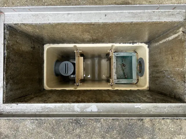 【店舗・法人向け】グリストラップ清掃はプロにお任せ！定期清掃・営業時間外対応可能サービスの画像