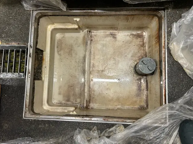 【店舗・法人向け】グリストラップ清掃はプロにお任せ！定期清掃・営業時間外対応可能サービスの画像