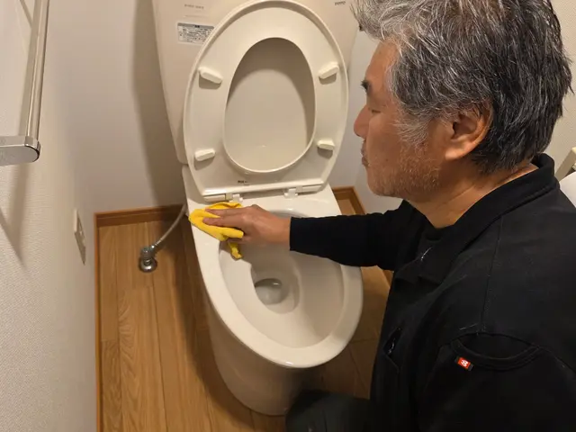 《尿石・水垢もスッキリ♪》汚れによる追加料金一切なし◎土日祝日も大歓迎！サービスの画像