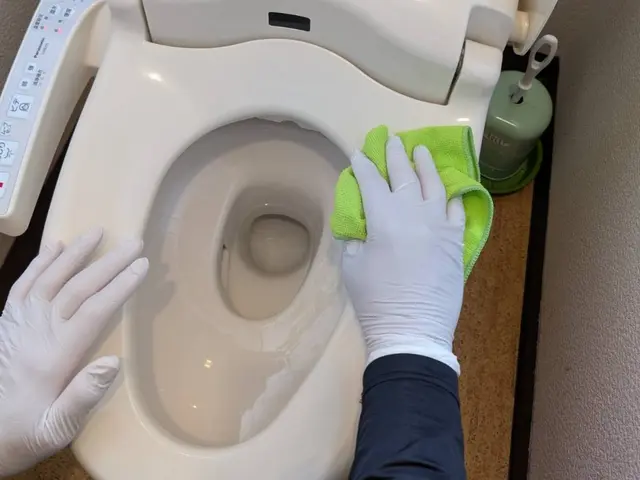 《尿石・水垢もスッキリ♪》汚れによる追加料金一切なし◎土日祝日も大歓迎！サービスの画像