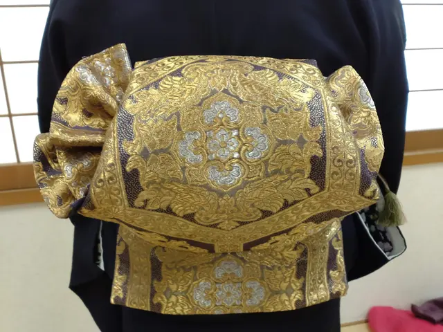 厚労大臣認可の一級着付技能士が伺います！40年の豊富な経験でお応えします！