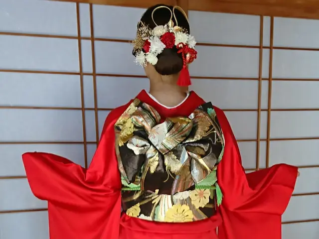 厚労大臣認可の一級着付技能士が伺います！40年の豊富な経験でお応えします！