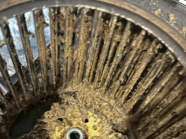 換気扇分解洗浄サービスの画像