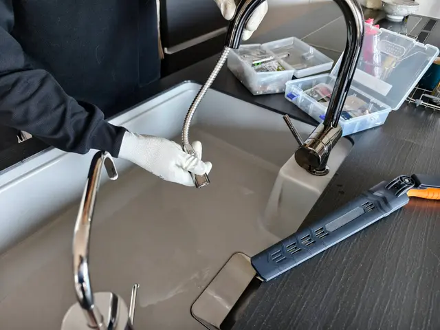 《キッチンの水栓蛇口交換》はお任せ下さい！経験と知識をいかして迅速に対応致しますサービスの画像