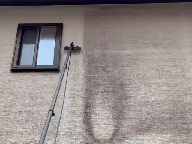 【足場不要】専用ブラシでしっかり洗浄！☆仕上がりを体験してください☆サービスの画像