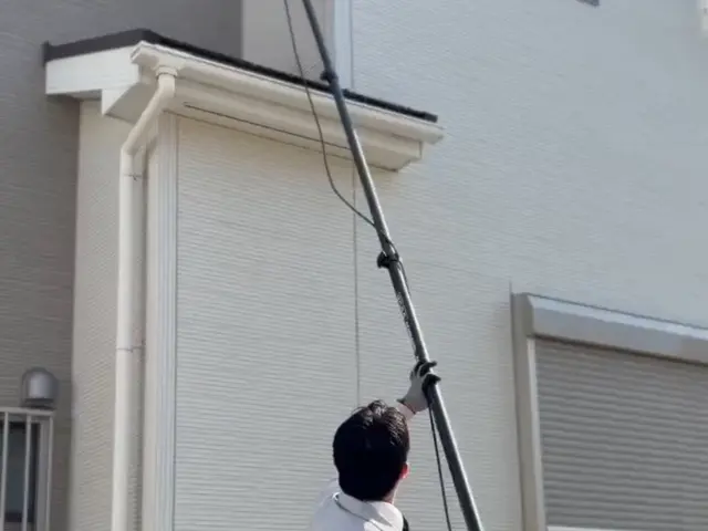 【足場不要】専用ブラシでしっかり洗浄！☆仕上がりを体験してください☆サービスの画像