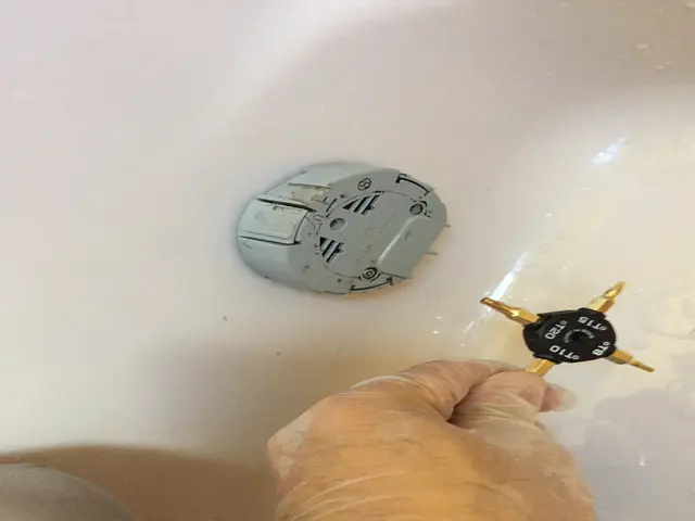 （風呂釜洗浄専門店）エコキュートも対応！追い焚き配管、給湯器の湯垢雑菌を除菌洗浄サービスの画像