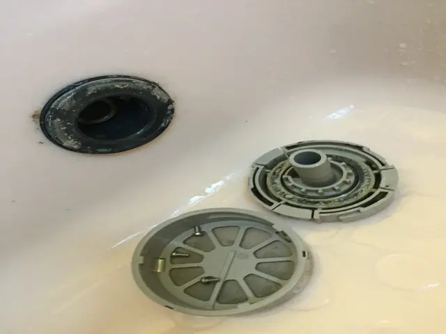 （風呂釜洗浄専門店）エコキュートも対応！追い焚き配管、給湯器の湯垢雑菌を除菌洗浄サービスの画像