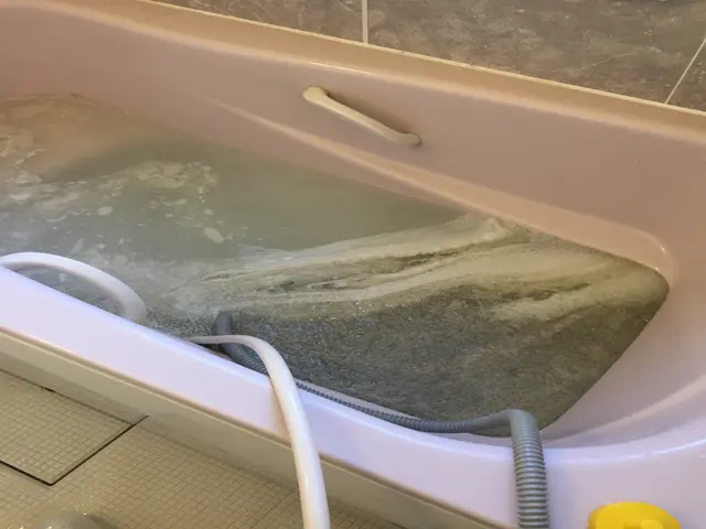 （風呂釜洗浄専門店）エコキュートも対応！追い焚き配管、給湯器の湯垢雑菌を除菌洗浄サービスの画像