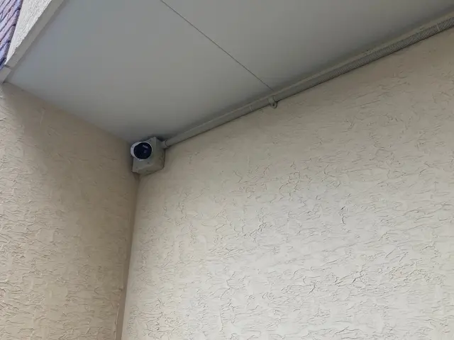 防犯カメラ設置！業界歴14年の第一種電気工事士がお伺い致します。PoE不可です。サービスの画像