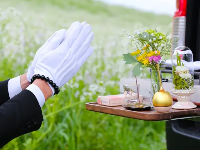 専用の火葬車で訪問し、葬儀から火葬・拾骨まで想いを込めたお見送りをお手伝いしますサービスの画像